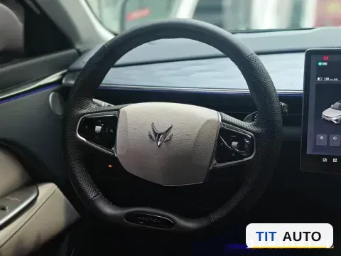 2025 ARCFOX αT5 10