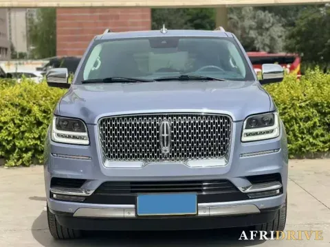 2019 Lincoln Navigator 2