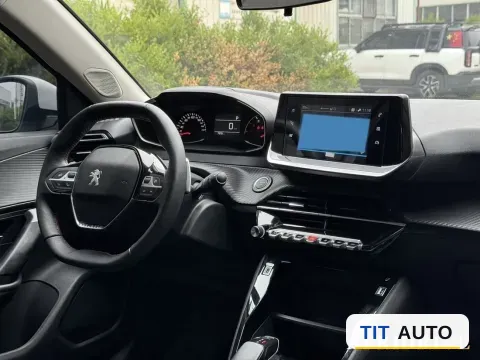 2022 Peugeot 2008 8