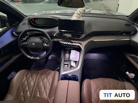 2021 Peugeot 5008 4