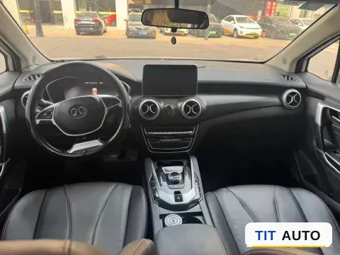 2018 BeiJing Auto EU5 4