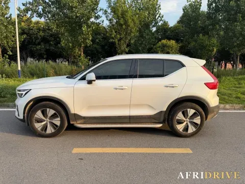 2024 Volvo XC40 4