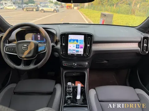 2024 Volvo XC40 7