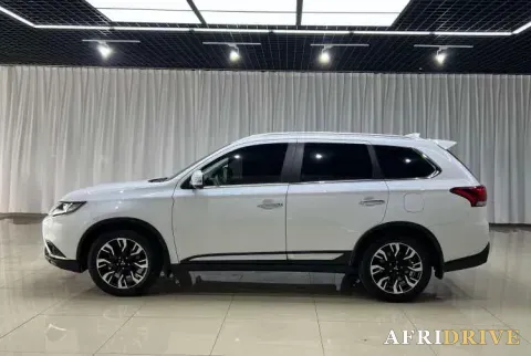 2019 Mitsubishi Outlander 2