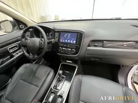 2019 Mitsubishi Outlander 8