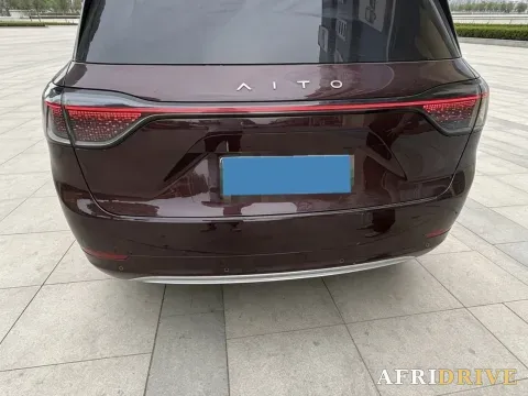 2025 AITO M9 4