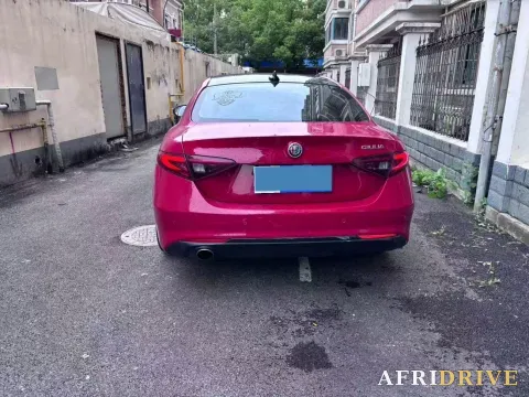 2017 Alfa Romeo Giulia 4