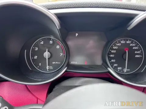 2017 Alfa Romeo Giulia 8