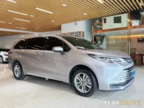 2021 Toyota Sienna 3