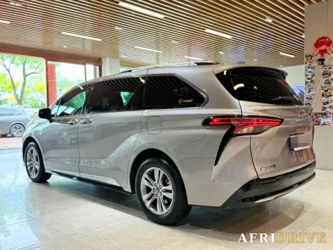 2021 Toyota Sienna 6