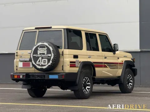 2022 Toyota Land Cruiser 6