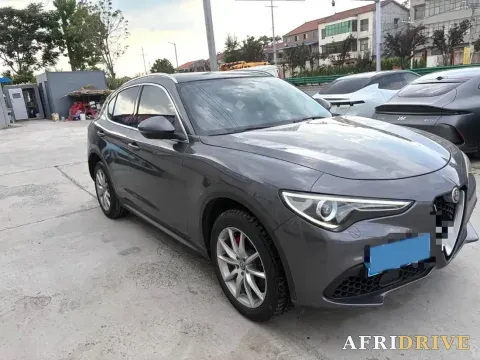 2017 Alfa Romeo Stelvio 3