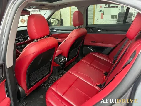 2017 Alfa Romeo Stelvio 7