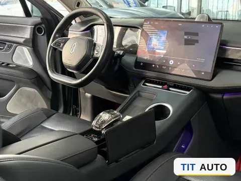2022 AITO M5 8