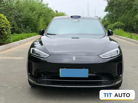 2025 AITO M5 2