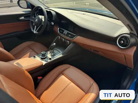 2017 Alfa Romeo Giulia 7