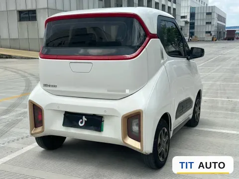 2018 BaoJun E200 6