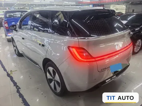 2023 BaoJun Cloud 5