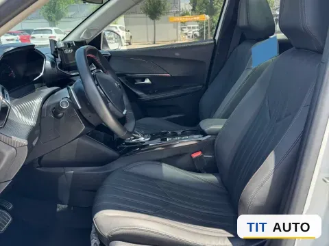 2022 Peugeot 2008 5