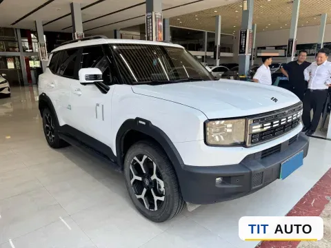 2025 MAXUS XinTu V70 3