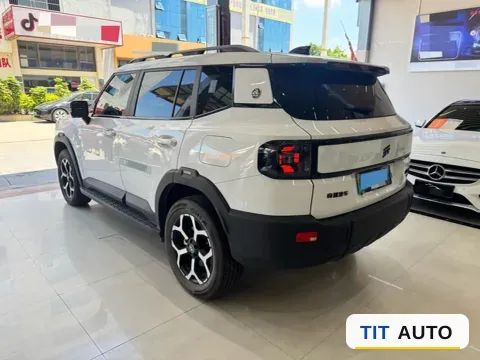 2025 MAXUS XinTu V70 4
