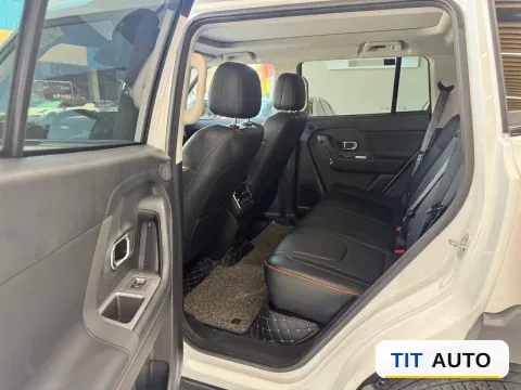 2025 MAXUS XinTu V70 8
