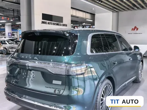 2025 AITO M8 8