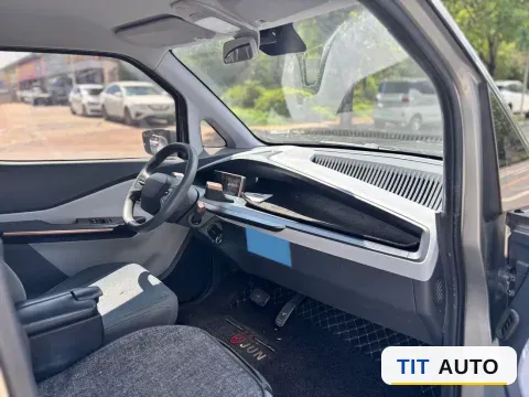 2020 BaoJun E200 8