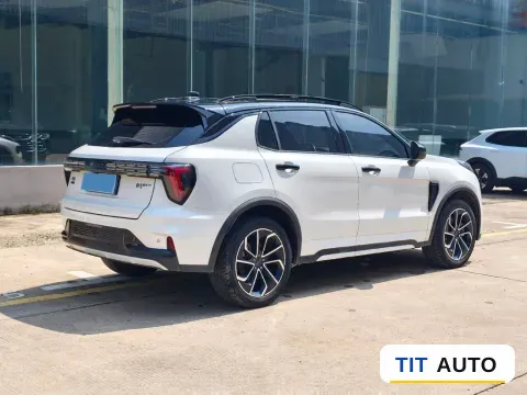 2023 LYNK&CO 08 EM-P 4