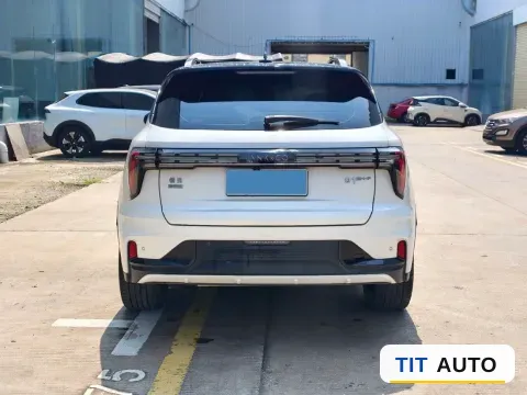2023 LYNK&CO 08 EM-P 5
