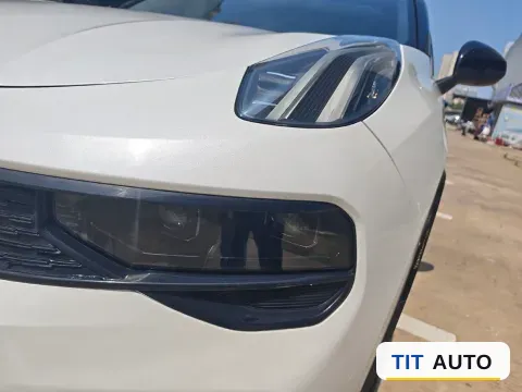 2023 LYNK&CO 08 EM-P 8