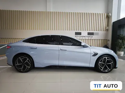 2022 AITO M5 3