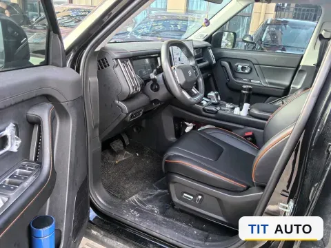 2025 MAXUS XinTu V70 3