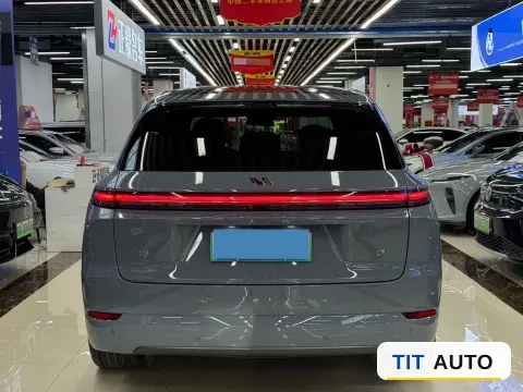 2025 Li L7 8