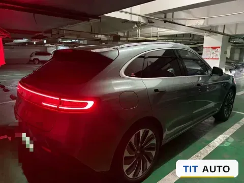 2022 AITO M5 3