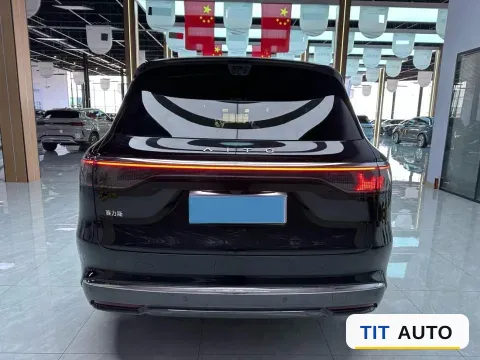 2025 AITO M8 3