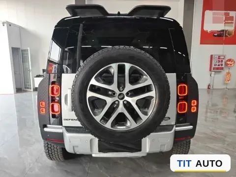2022 Land Rover Defender 2