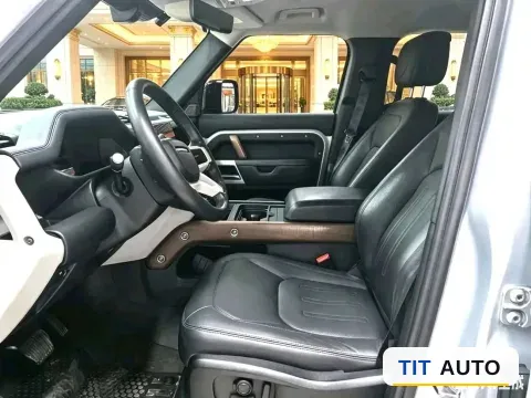 2022 Land Rover Defender 4