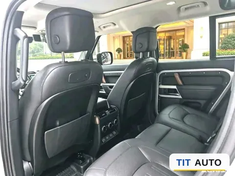 2022 Land Rover Defender 5