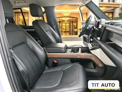 2022 Land Rover Defender 7