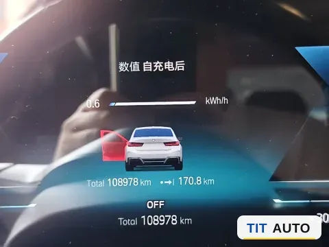 2022 Tesla Model Y 8