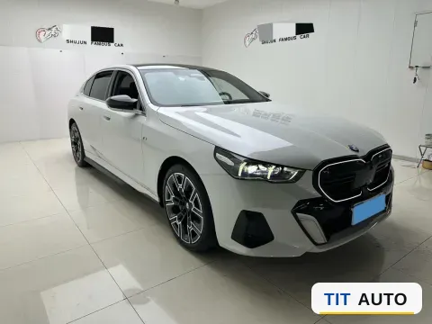 2024 BMW 5 Series 3