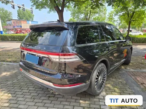 2022 Lincoln Aviator 5