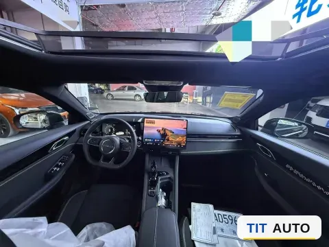 2026 LYNK&CO 03 4