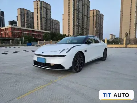 2025 LYNK&CO 10
