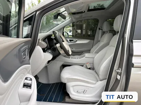 2025 Roewe iMAX8 2