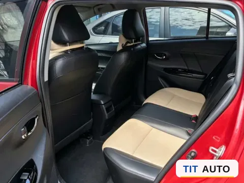 2021 Toyota Yaris L 4