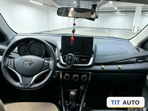 2021 Toyota Yaris L 5