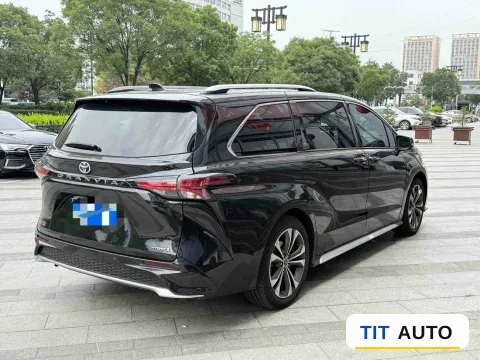 2023 Toyota Granvia 2
