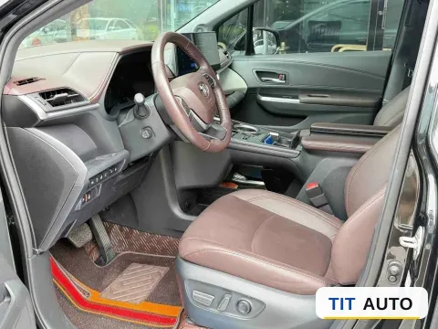 2023 Toyota Granvia 3